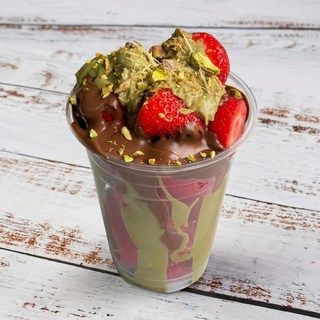 Dubai chocolate strawberries